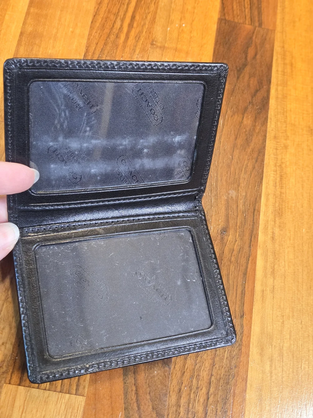 ​Coach Heritage Polished Leather Bifold Wallet – Glossy Black